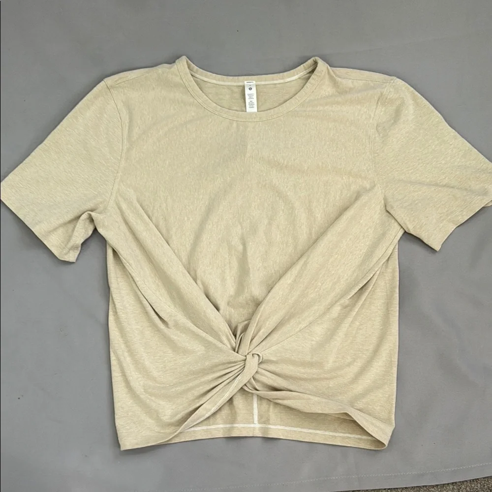 Lululemon Athletica Cream Gold Tie Front Short Sleeve Tee – Size 8 (Fits Medium)